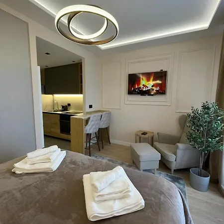 Bw Elena * Βελιγράδι