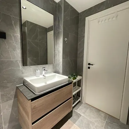 Bw Elena Apartman *